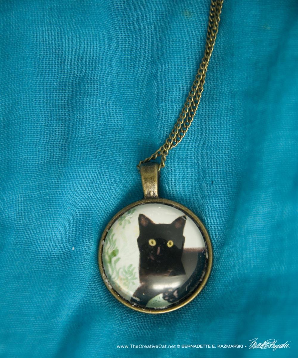 Cabochon Pendant, Goddess Bella
