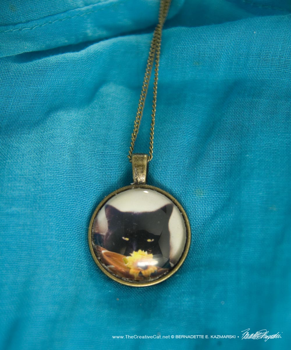 Cabochon Pendant, Flower Child