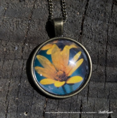 Cabochon Pendant, Woodland Sunflower