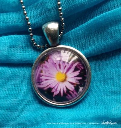 Cabochon Pendant, Purple Aster