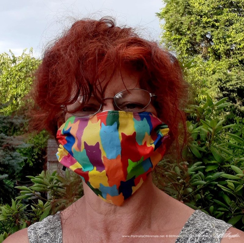 woman wearing mask